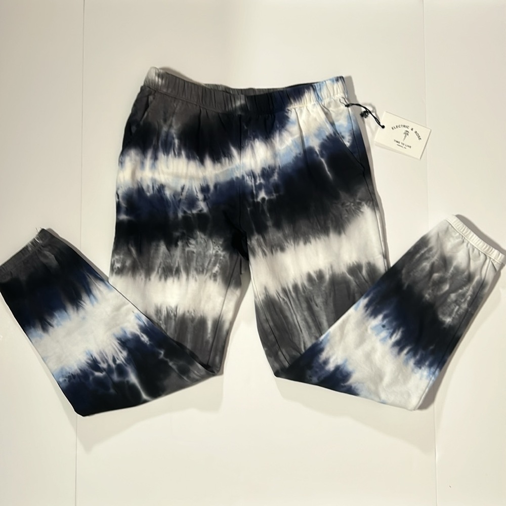 Electric & Rose Two Piece Atlas Sweatshirt and Justice Sweatpants Set NWT - Picture 11 of 14
